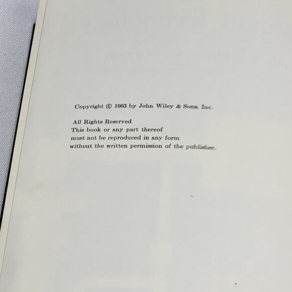 Vacuum Technology Andrew Guthrie Alameda State College VTG 1963 Physics Textbook - Picture 6 of 12
